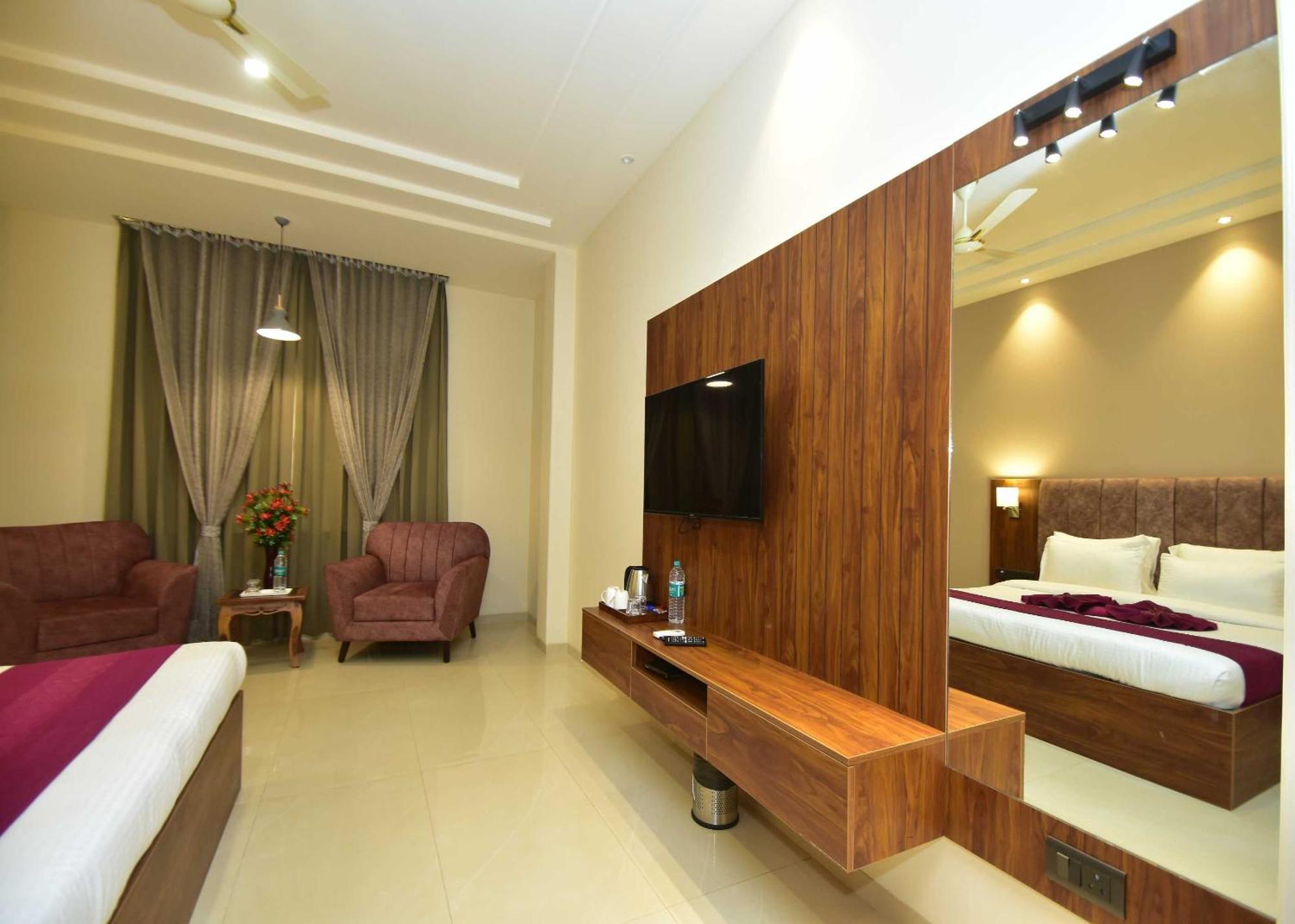 Hotel Shyamleela Khātu Exterior foto